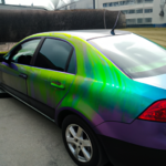 Nowy sposób na zmianę koloru swojego auta - folia do samodzielnego montażu
